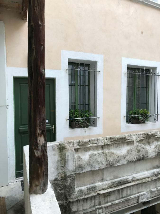 Appartements 尼姆 外观 照片